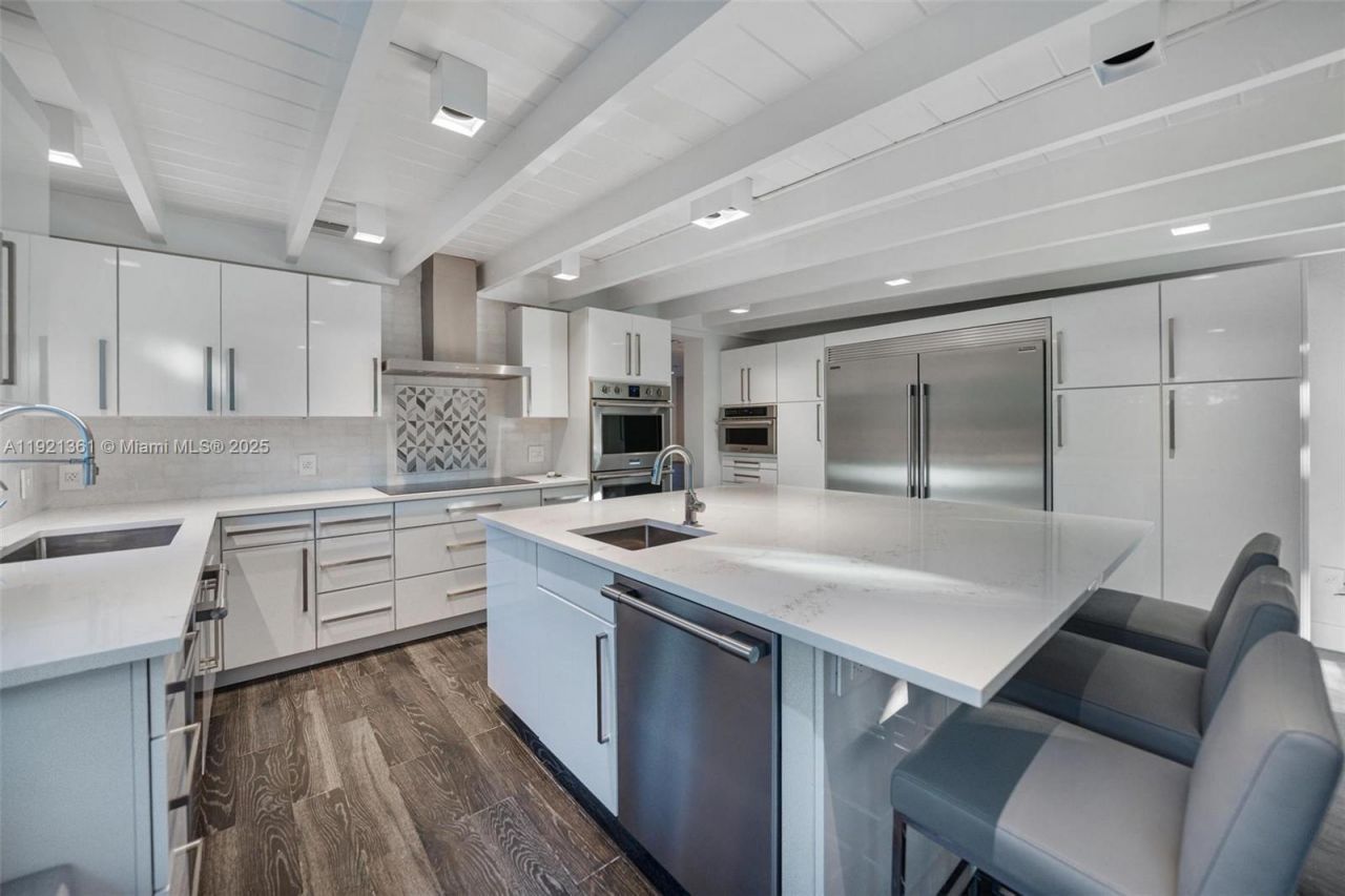 10618 NE 11th Ct, Miami Shores, FL 33138 Photo