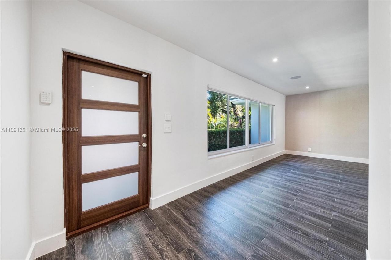 10618 NE 11th Ct, Miami Shores, FL 33138 Photo