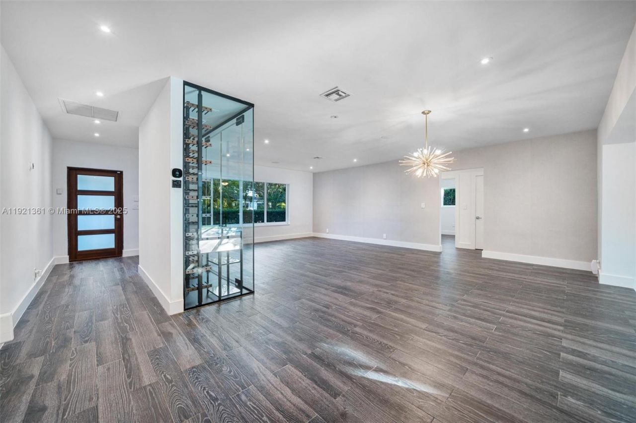 10618 NE 11th Ct, Miami Shores, FL 33138 Photo