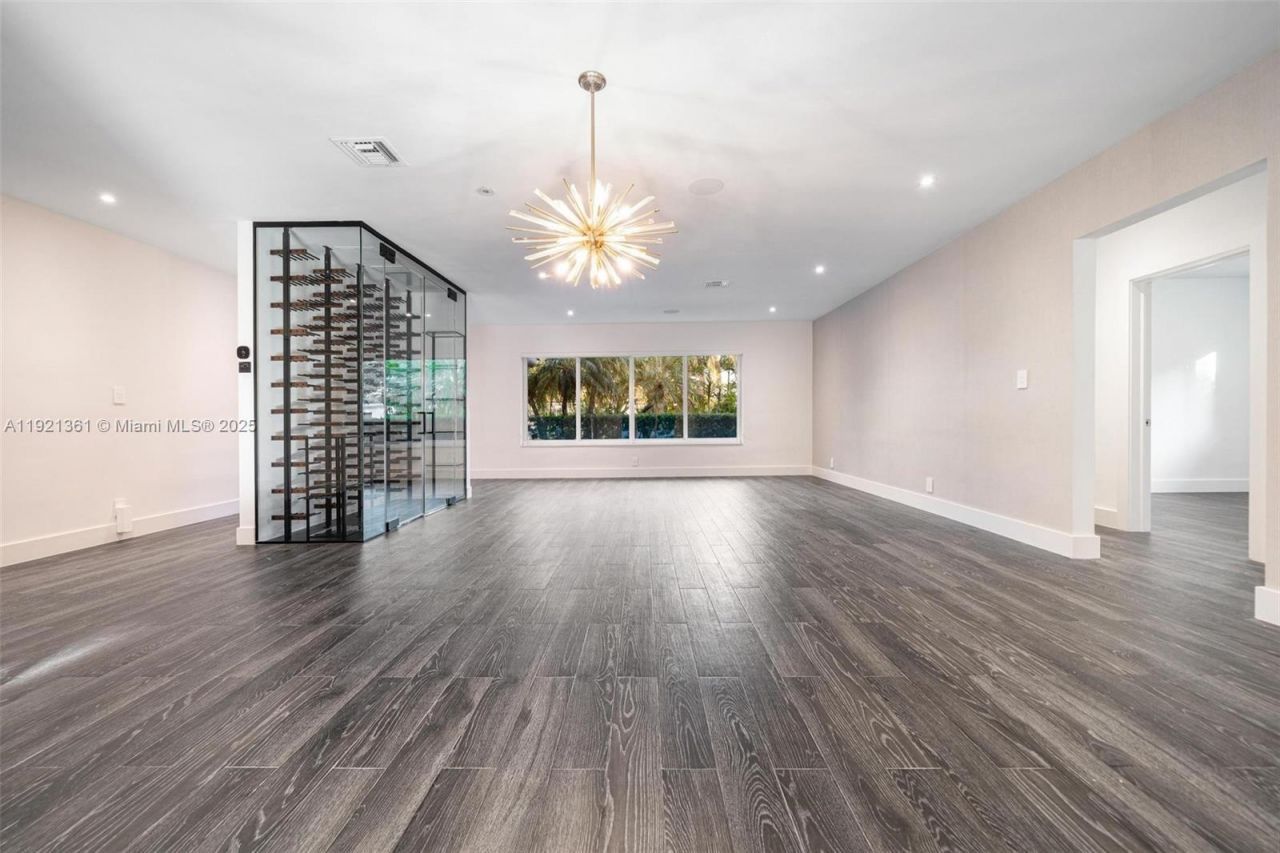 10618 NE 11th Ct, Miami Shores, FL 33138 Photo