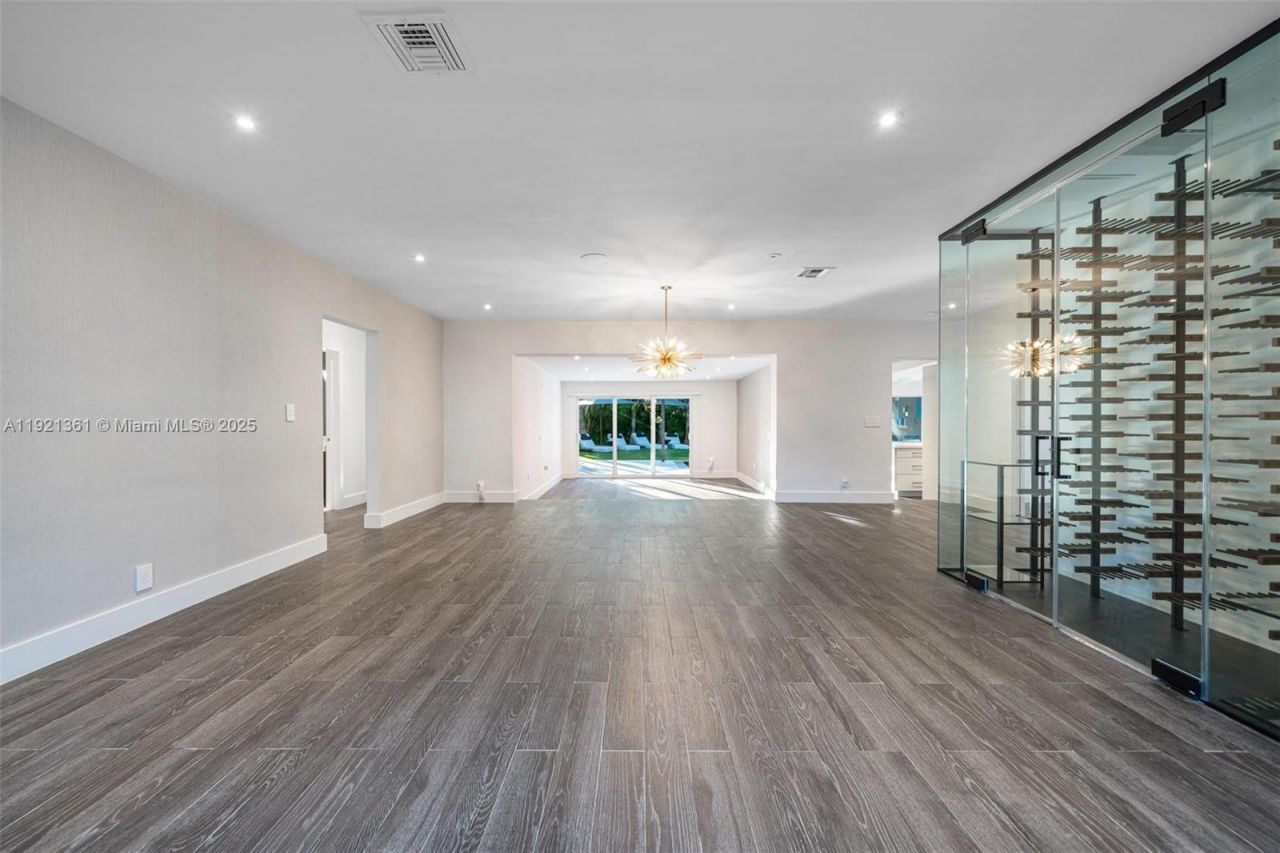 10618 NE 11th Ct, Miami Shores, FL 33138 Photo