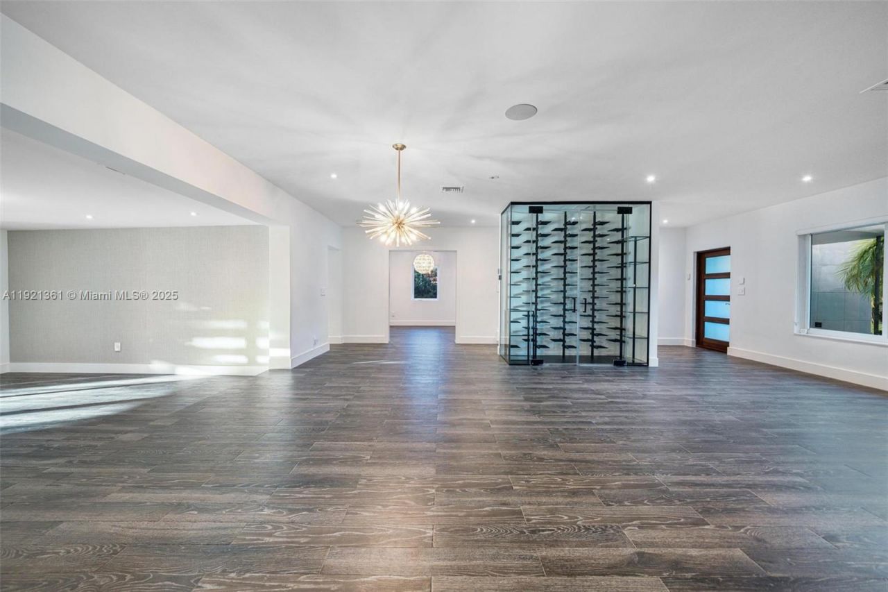 10618 NE 11th Ct, Miami Shores, FL 33138 Photo