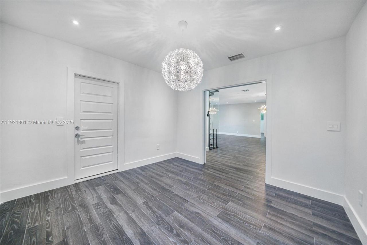 10618 NE 11th Ct, Miami Shores, FL 33138 Photo