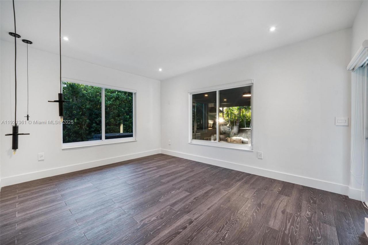 10618 NE 11th Ct, Miami Shores, FL 33138 Photo