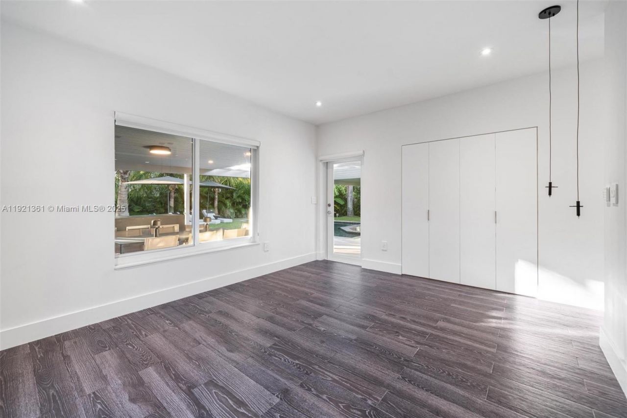 10618 NE 11th Ct, Miami Shores, FL 33138 Photo