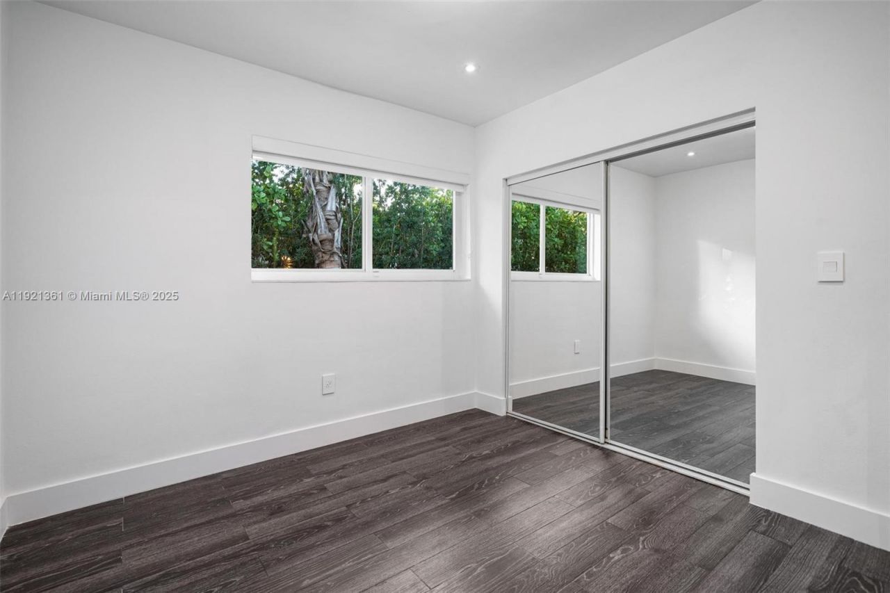 10618 NE 11th Ct, Miami Shores, FL 33138 Photo