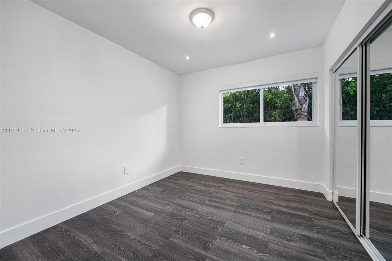 10618 NE 11th Ct, Miami Shores, FL 33138 Photo