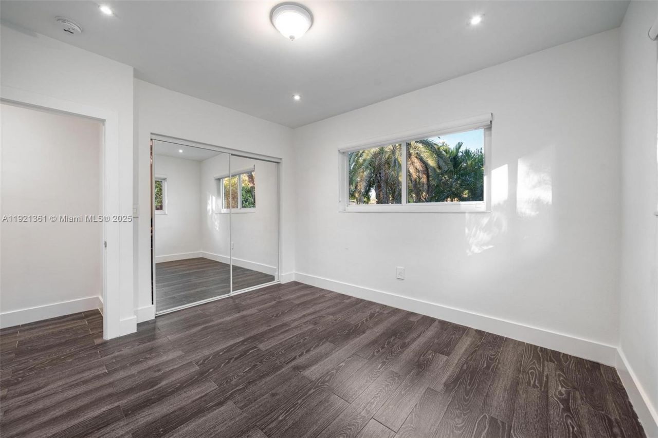 10618 NE 11th Ct, Miami Shores, FL 33138 Photo