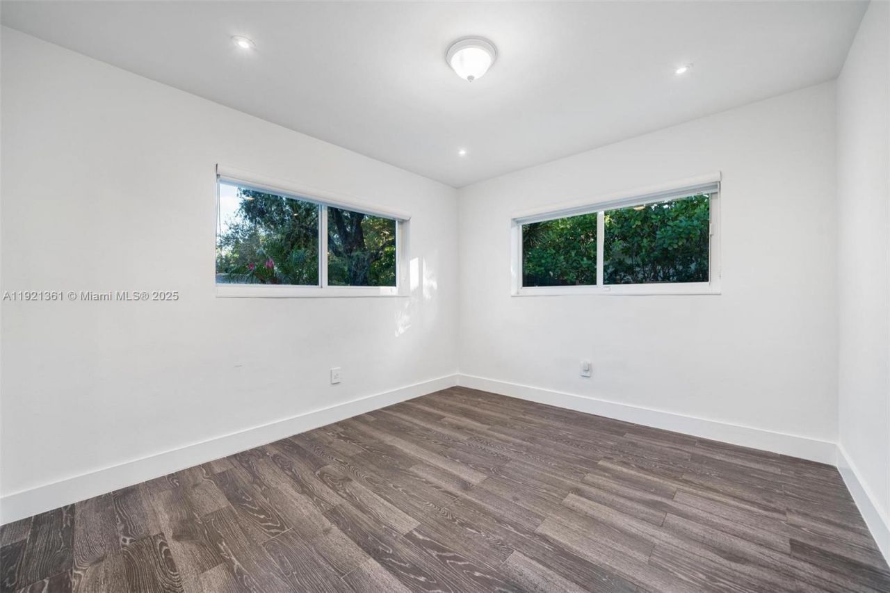 10618 NE 11th Ct, Miami Shores, FL 33138 Photo