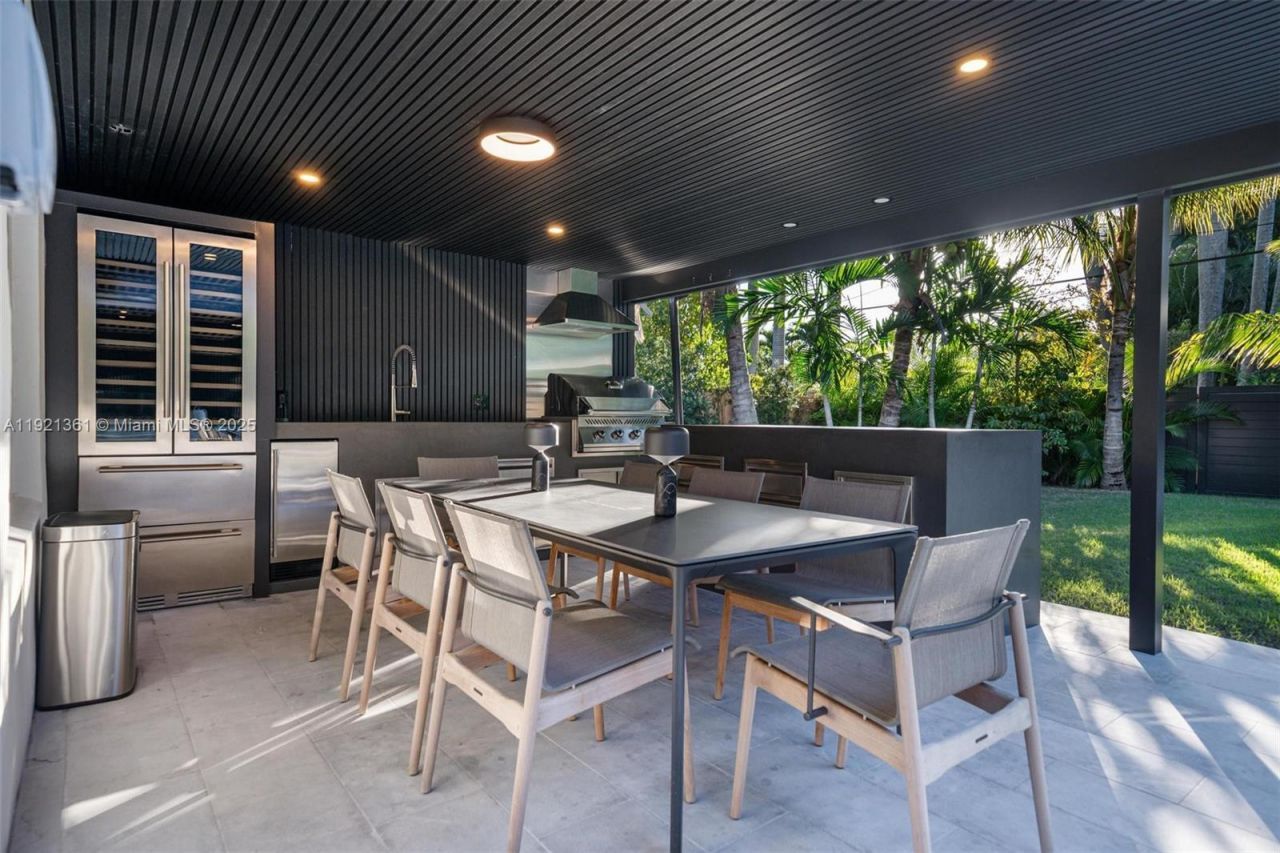 10618 NE 11th Ct, Miami Shores, FL 33138 Photo