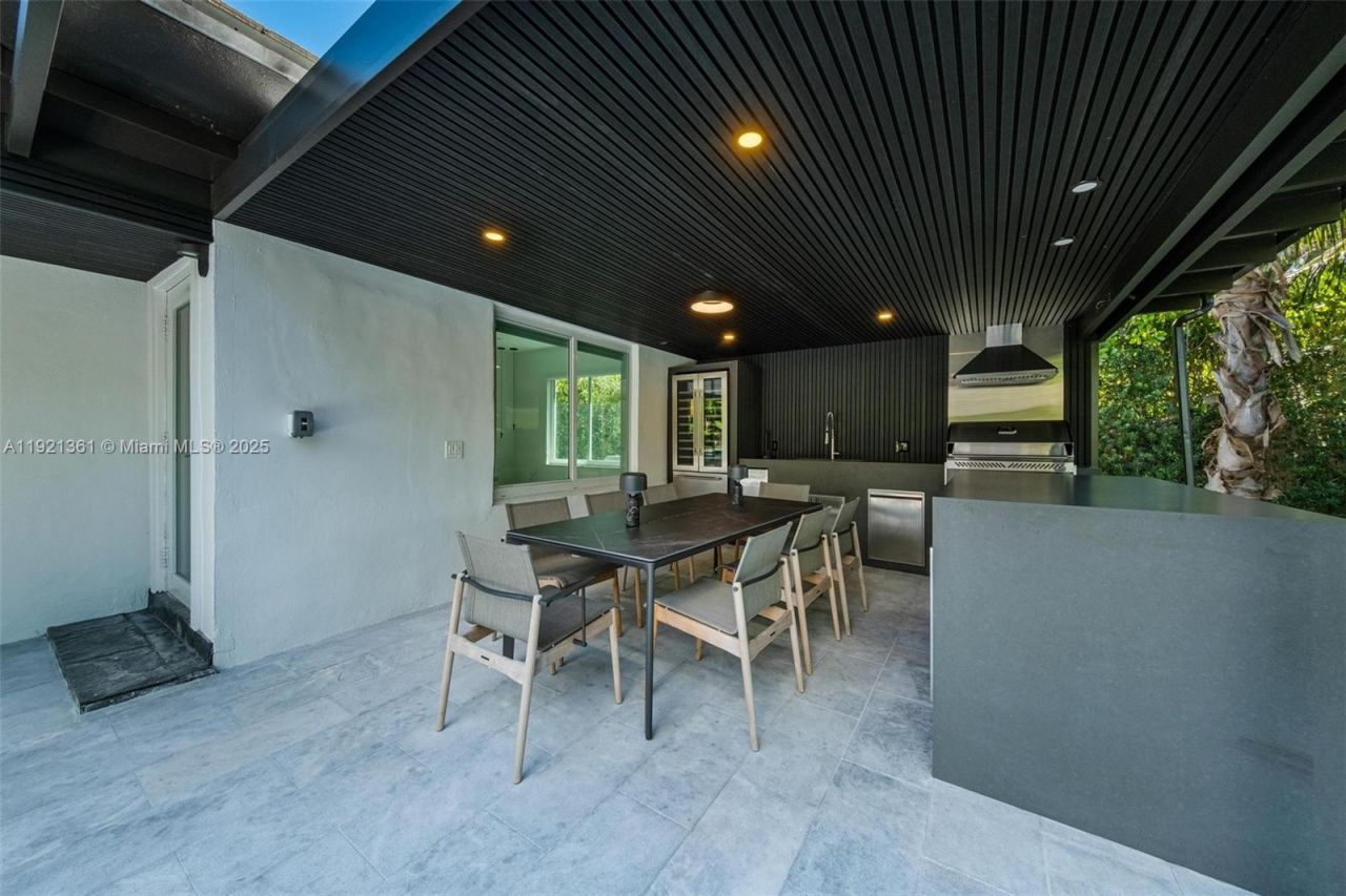 10618 NE 11th Ct, Miami Shores, FL 33138 Photo