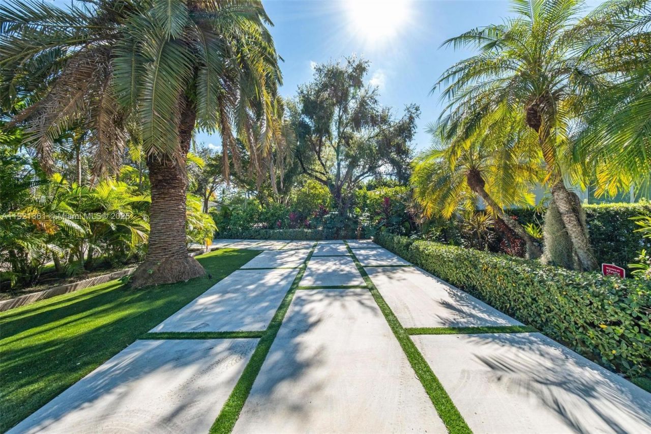 10618 NE 11th Ct, Miami Shores, FL 33138 Photo