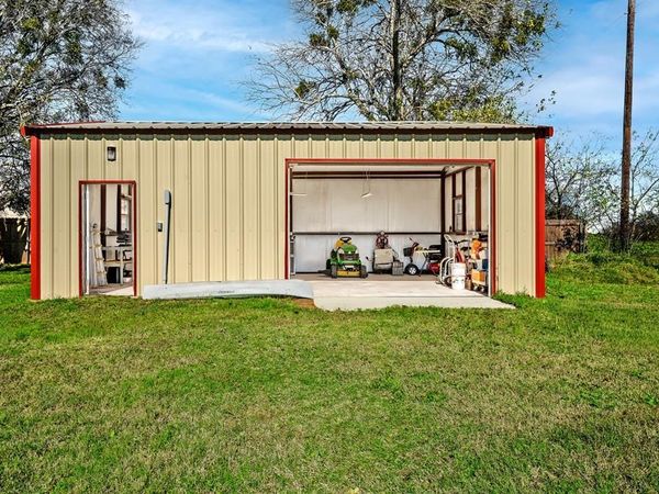 1209 Sherman Street, Tioga, TX 76271