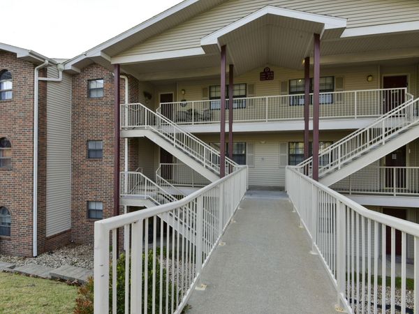 350 S Wildwood Drive, Unit D9, Branson, MO 65616