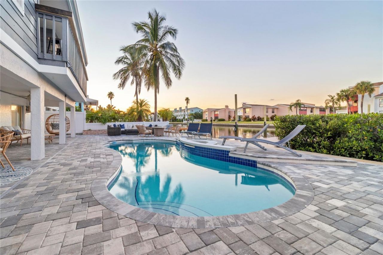 328 6th Avenue, Indian Rocks Beach, FL 33785 Photo