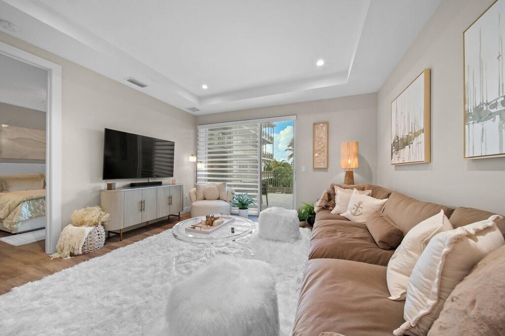 41 SW Seminole Street, Unit 205, Stuart, FL 34994 Photo