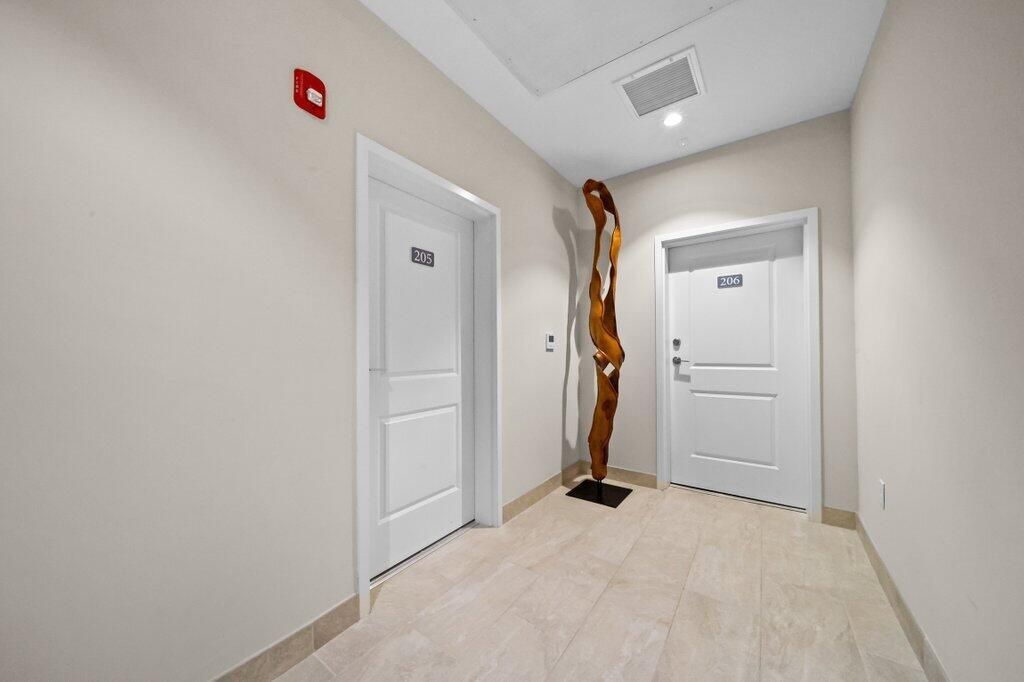 41 SW Seminole Street, Unit 205, Stuart, FL 34994 Photo