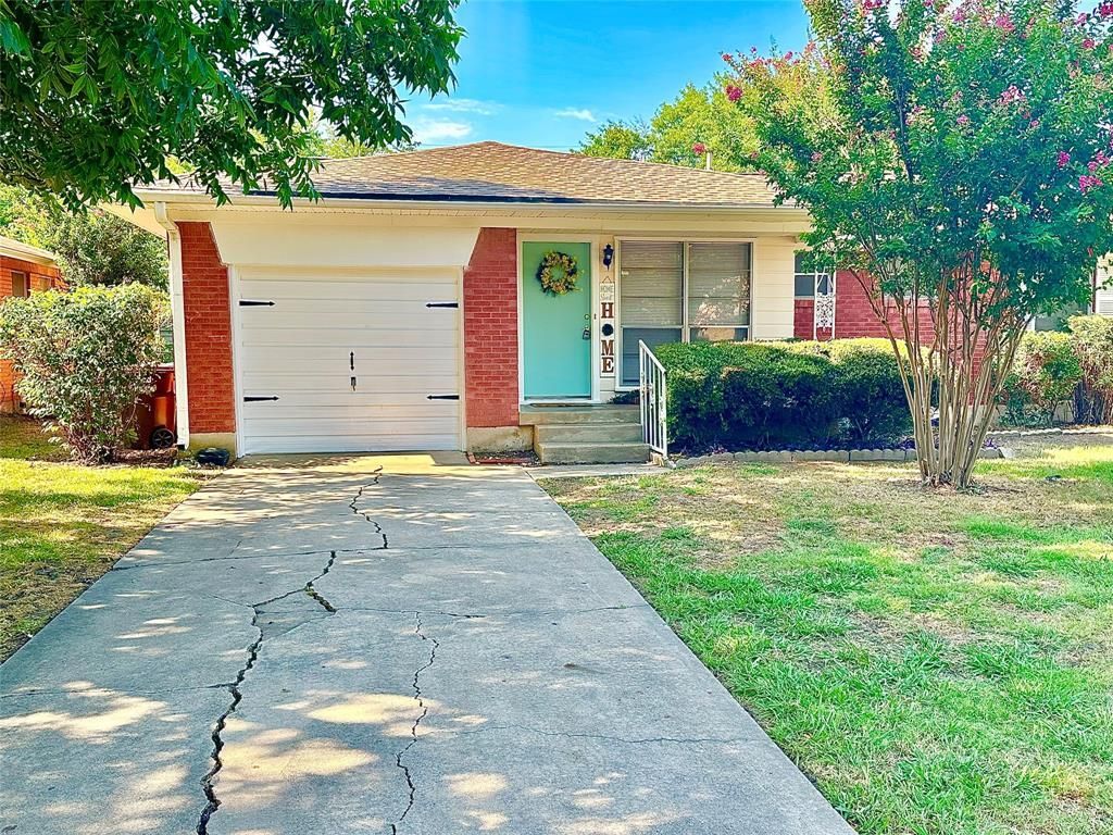 817 Laguna Drive, Denton, TX 76209 Main Photo