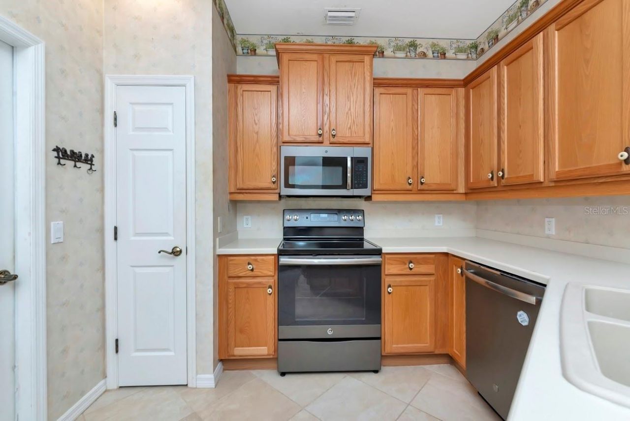 1494 Millbrook Circle, Bradenton, FL 34212 Photo