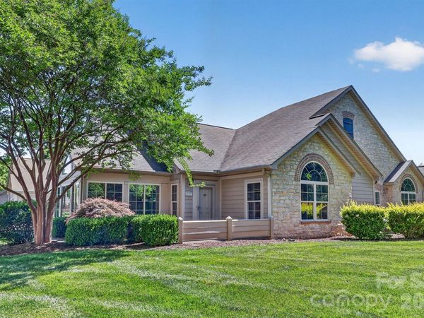 3546 S Bank Court, Matthews, NC 28105