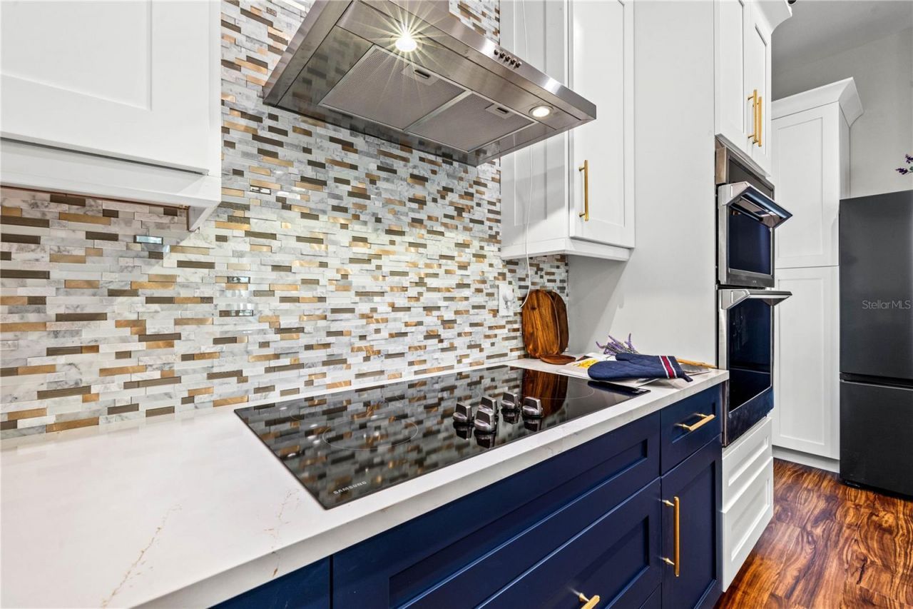 6325 11th Avenue S, Gulfport, FL 33707 Photo