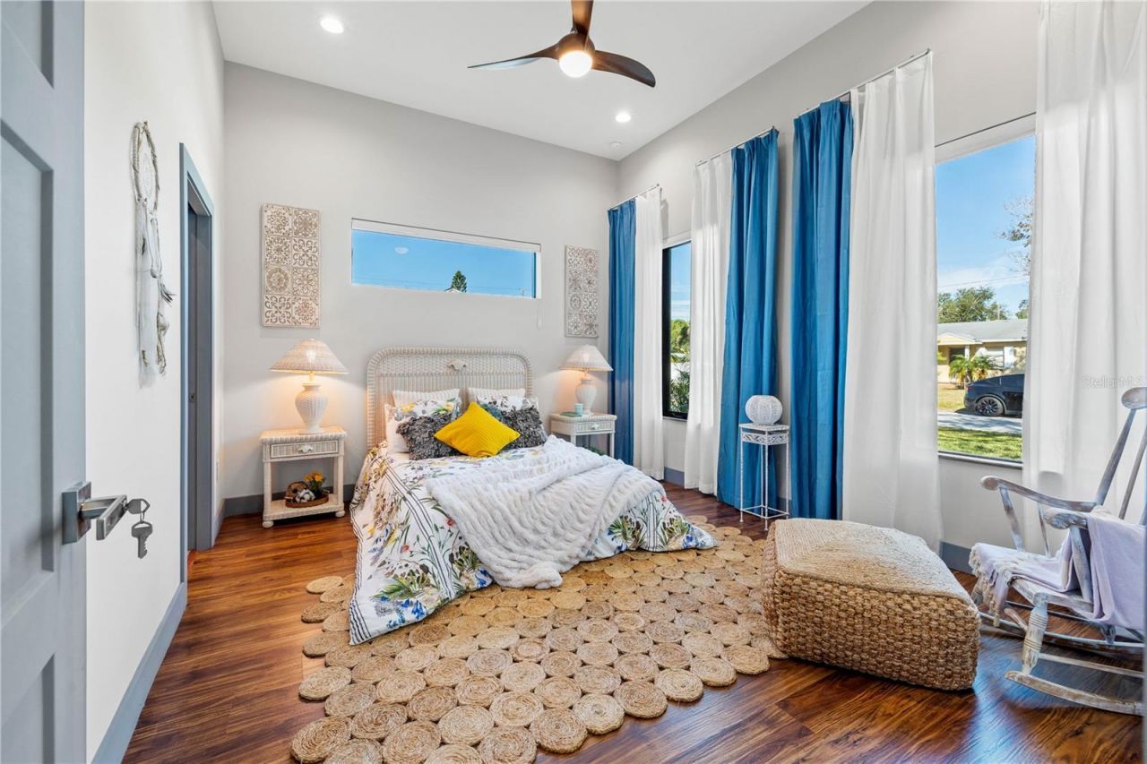 6325 11th Avenue S, Gulfport, FL 33707 Photo