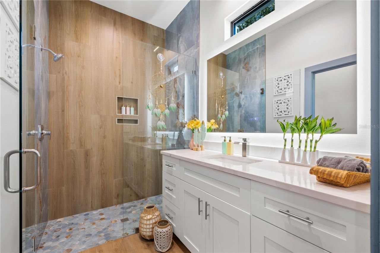 6325 11th Avenue S, Gulfport, FL 33707 Photo