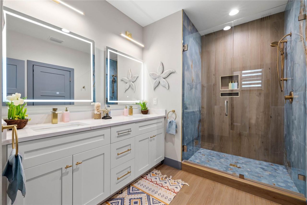 6325 11th Avenue S, Gulfport, FL 33707 Photo