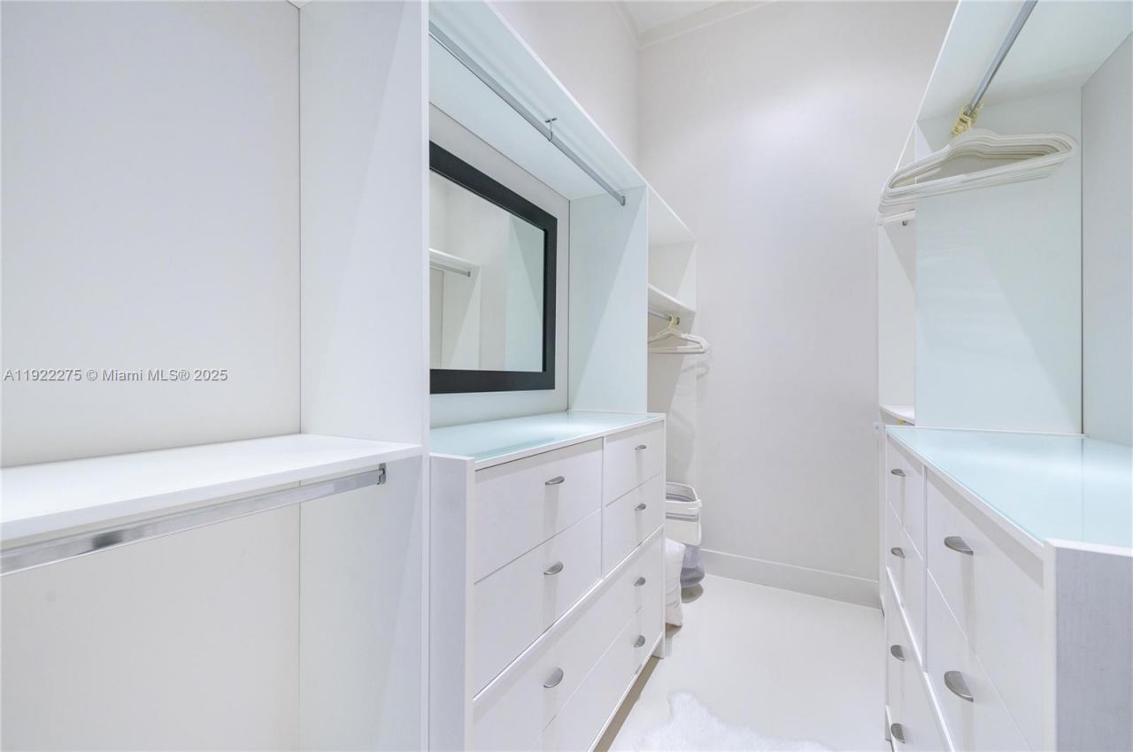 2112 NE 17th Ave, Wilton Manors, FL 33305 Photo