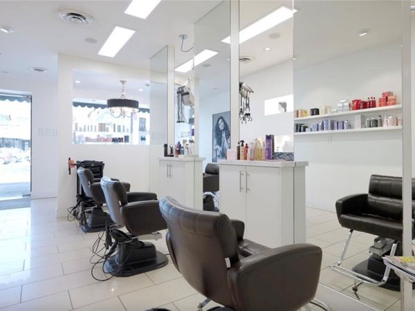 2047 Oak Bay Ave, Oak Bay, BC V8R 1E5