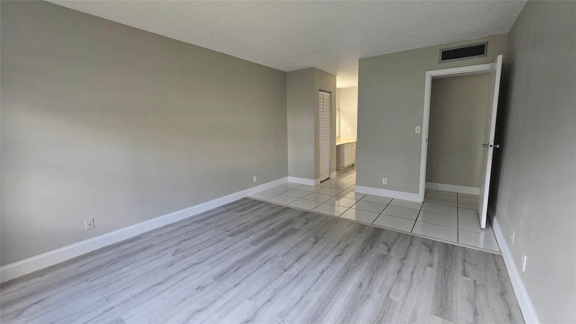 6200 S Falls Circle Drive, Unit 105, Lauderhill, FL 33319 Photo