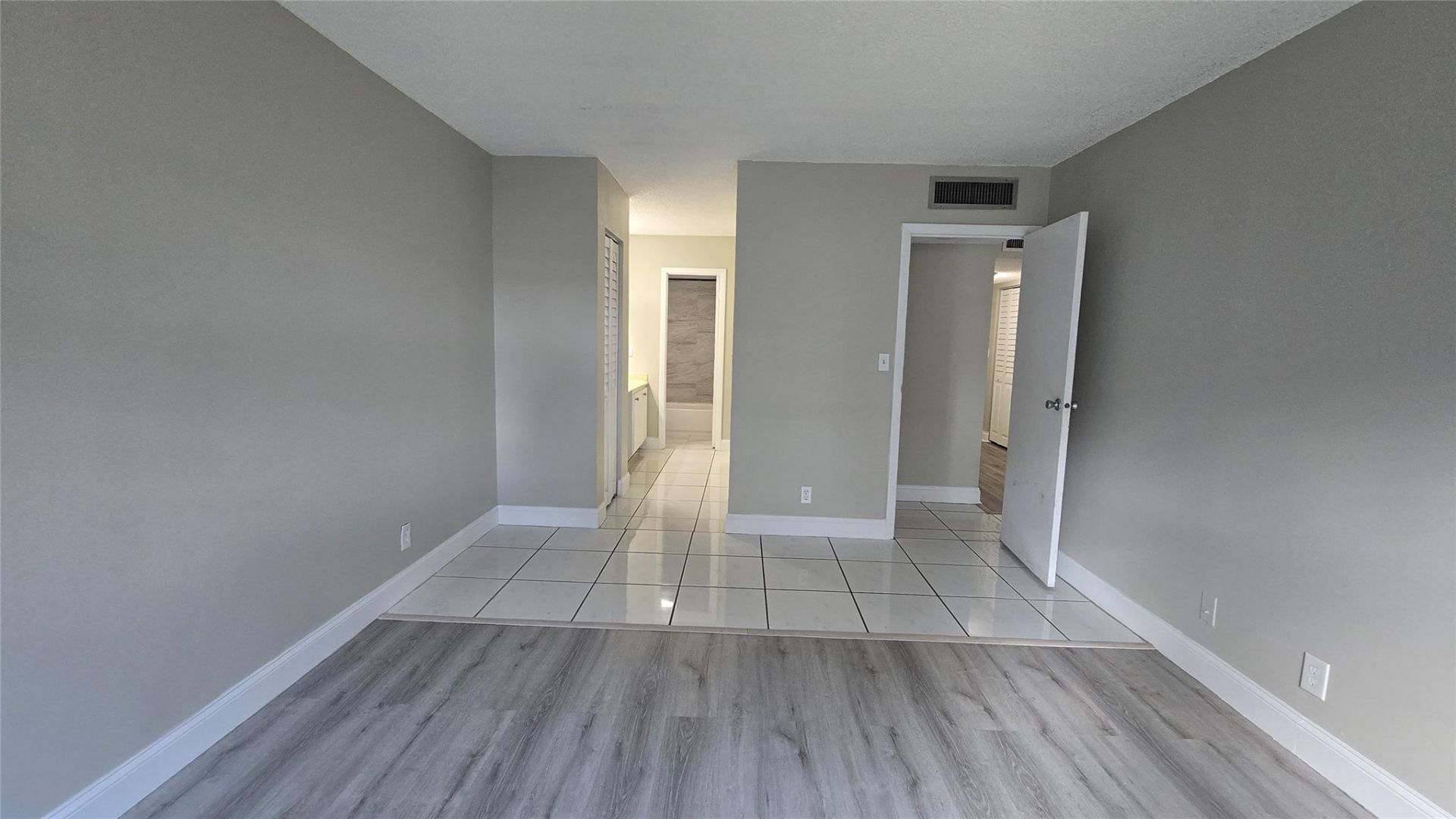 6200 S Falls Circle Drive, Unit 105, Lauderhill, FL 33319 Photo