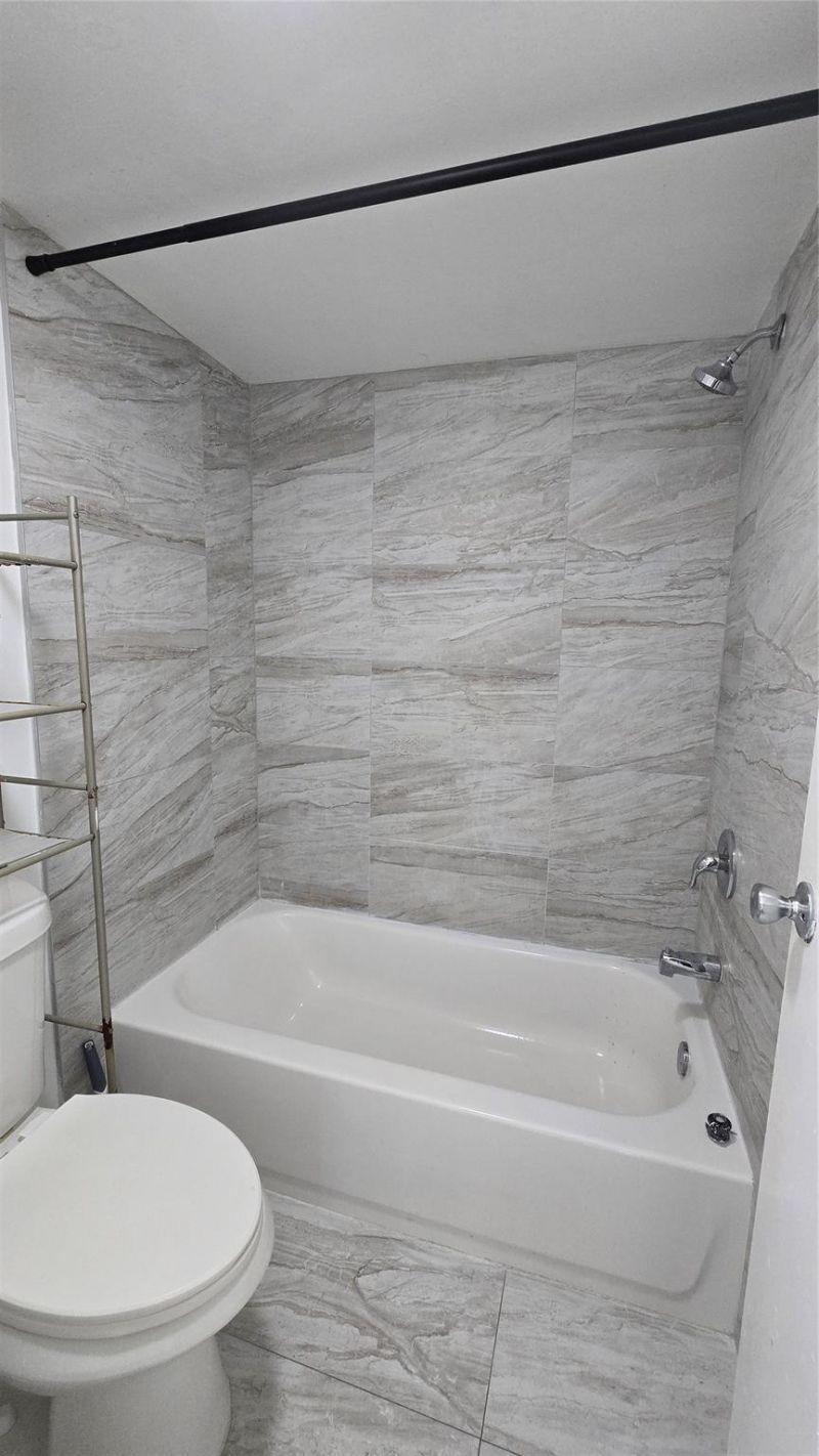 6200 S Falls Circle Drive, Unit 105, Lauderhill, FL 33319 Photo