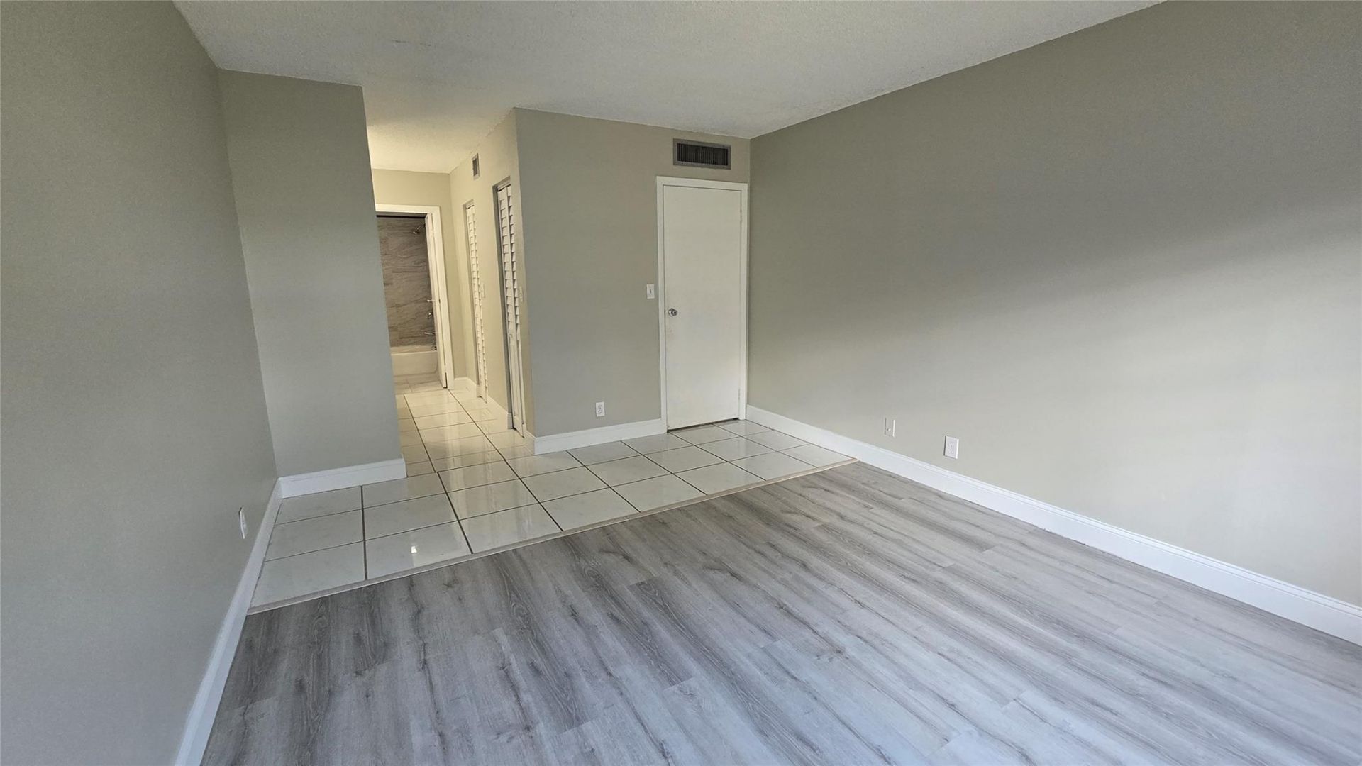 6200 S Falls Circle Drive, Unit 105, Lauderhill, FL 33319 Photo