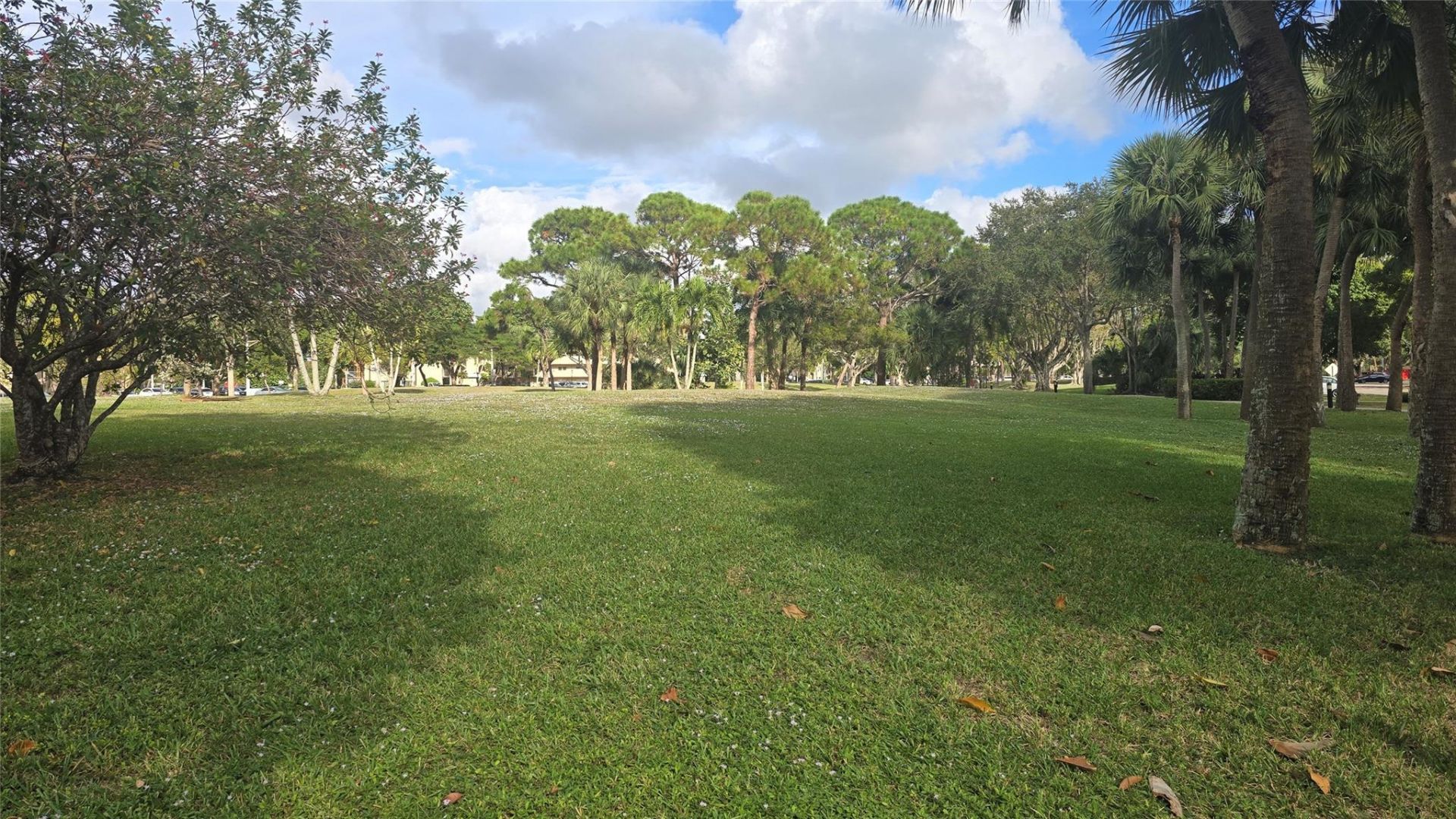 6200 S Falls Circle Drive, Unit 105, Lauderhill, FL 33319 Photo