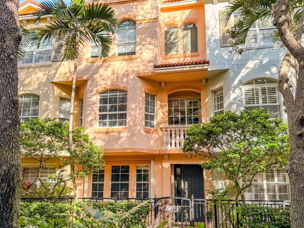 2724 Ravella Way, Palm Beach Gardens, FL 33410