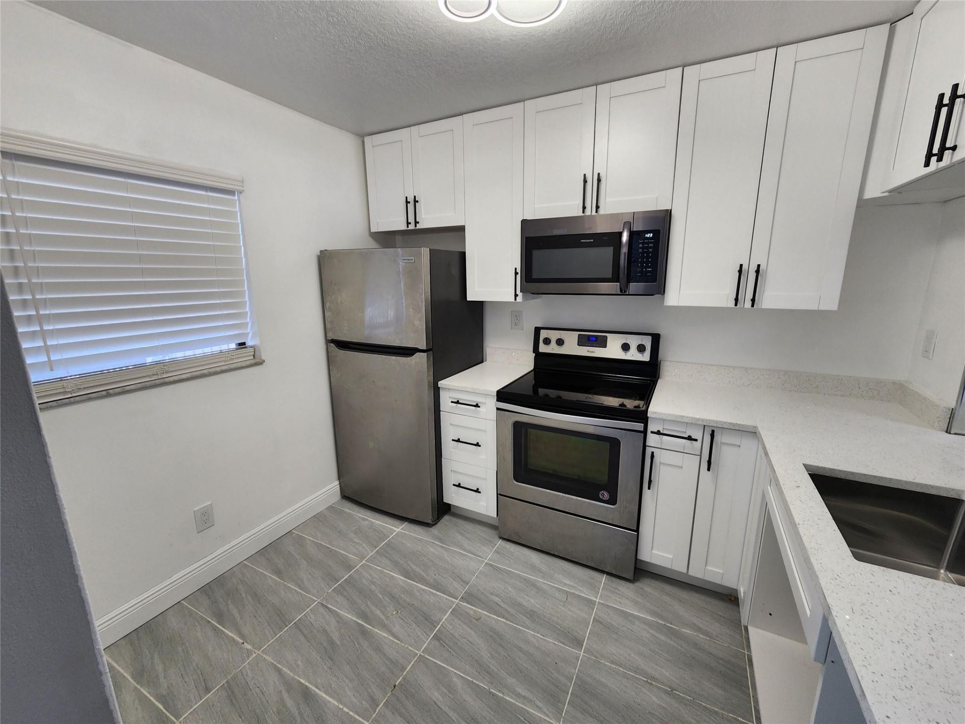 1156 NW 106th Terrace, Unit 204, Hollywood, FL 33026 Photo