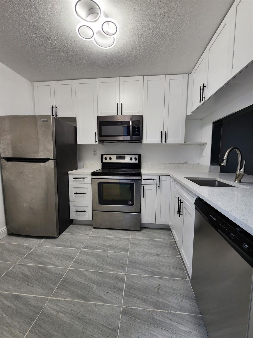 1156 NW 106th Terrace, Unit 204, Hollywood, FL 33026 Photo