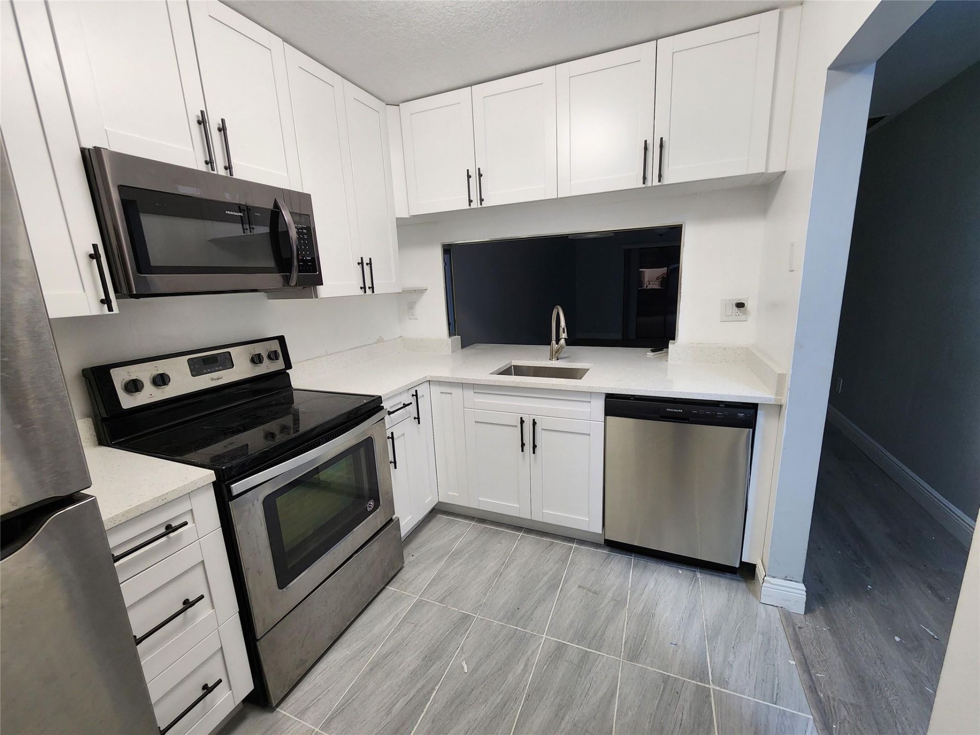 1156 NW 106th Terrace, Unit 204, Hollywood, FL 33026 Photo