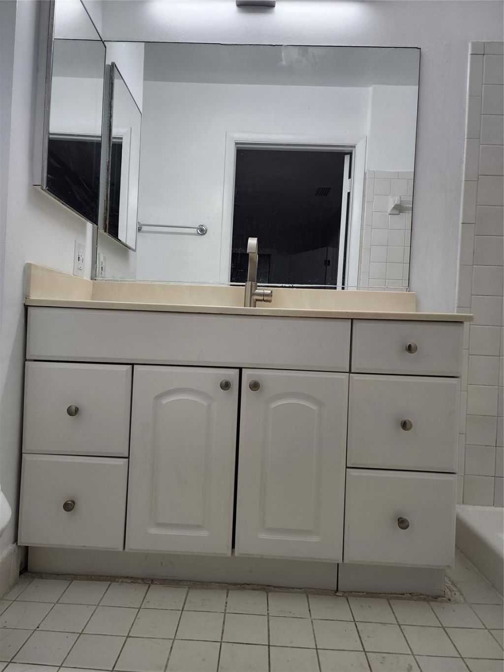 1156 NW 106th Terrace, Unit 204, Hollywood, FL 33026 Photo