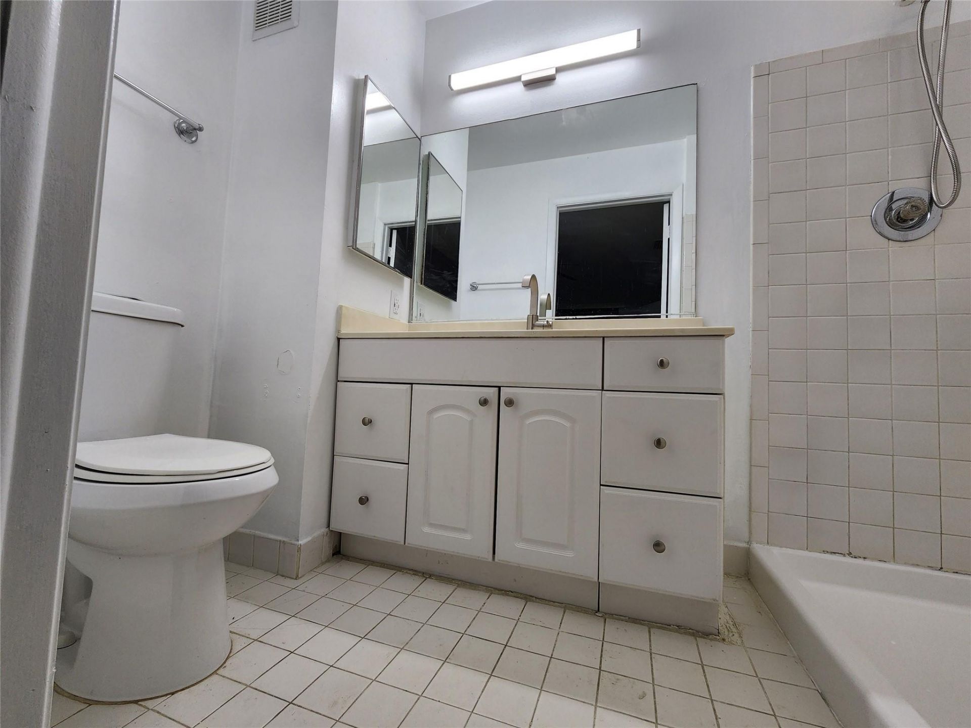 1156 NW 106th Terrace, Unit 204, Hollywood, FL 33026 Photo