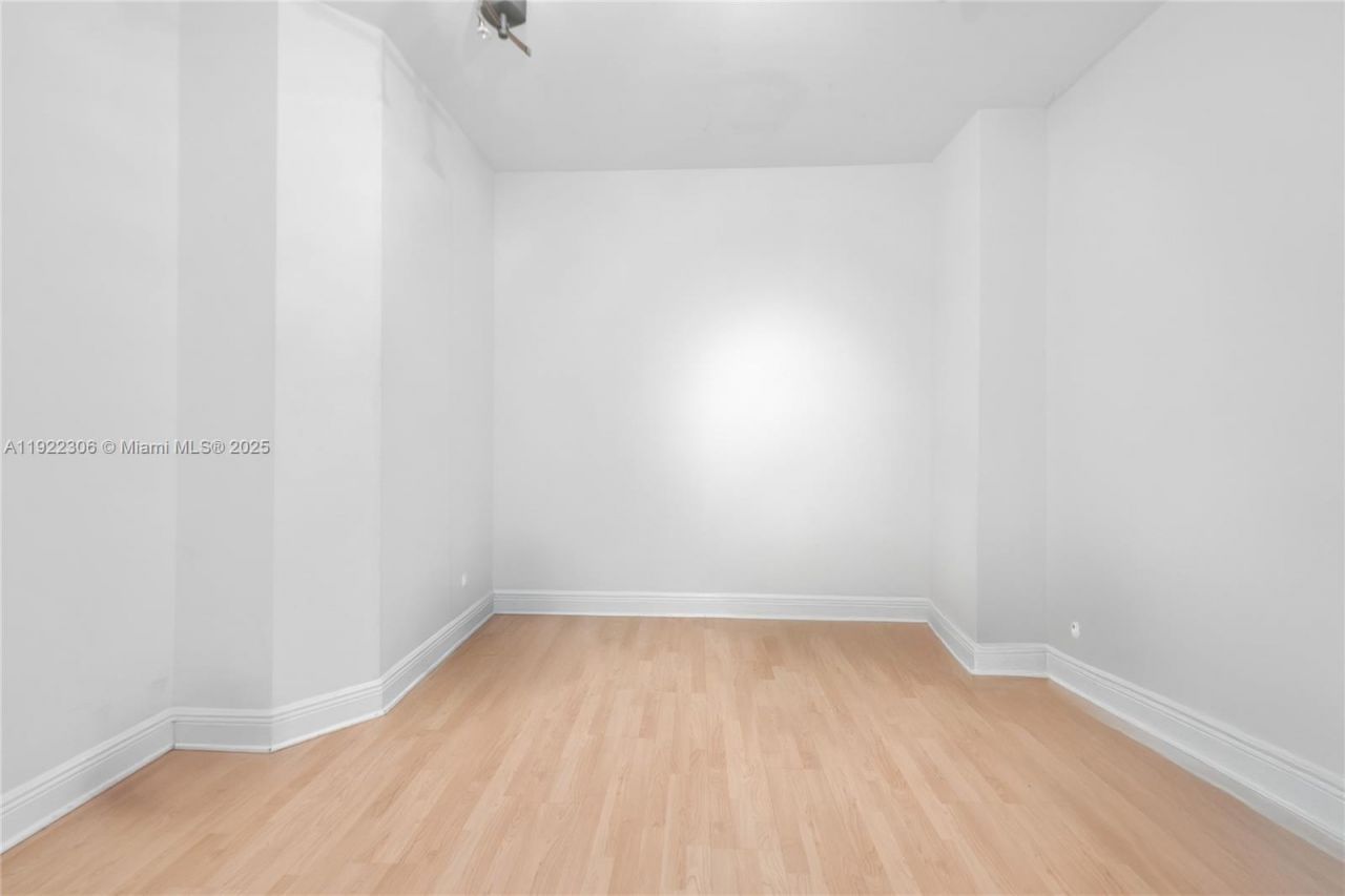 21050 Point Pl, Unit 2001, Aventura, FL 33180 Photo