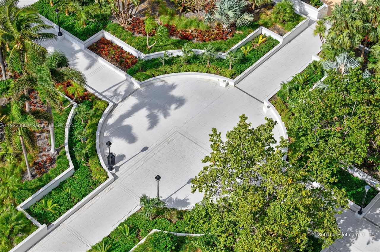 21050 Point Pl, Unit 2001, Aventura, FL 33180 Photo