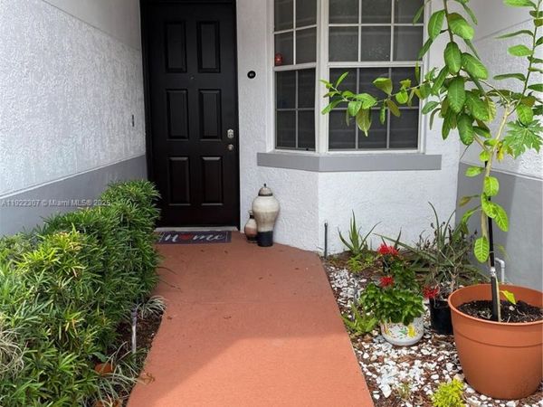 715 SW 148th Ave, Unit 611, Sunrise, FL 33325