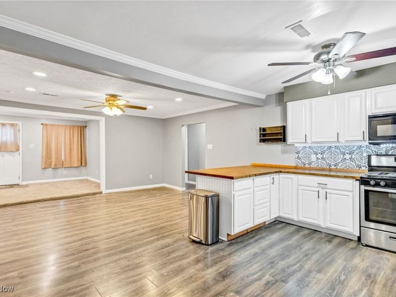 456 Mcdonald Avenue, Mc Donald, OH 44437 Photo 4