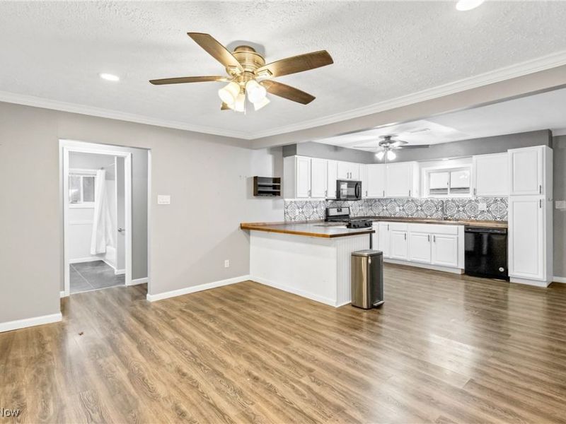 456 Mcdonald Avenue, Mc Donald, OH 44437 Photo 6