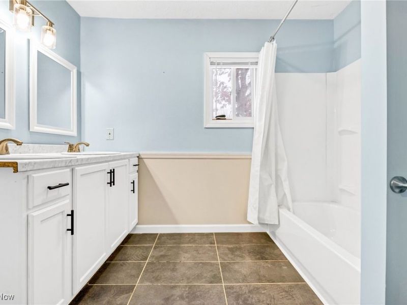 456 Mcdonald Avenue, Mc Donald, OH 44437 Photo 9