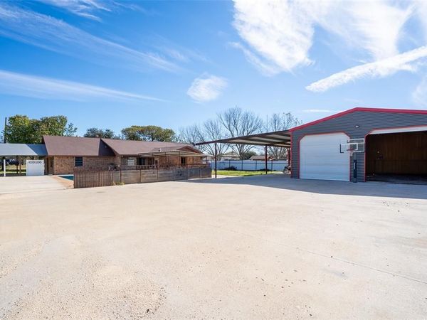601 Henry St Street, Dublin, TX 76446