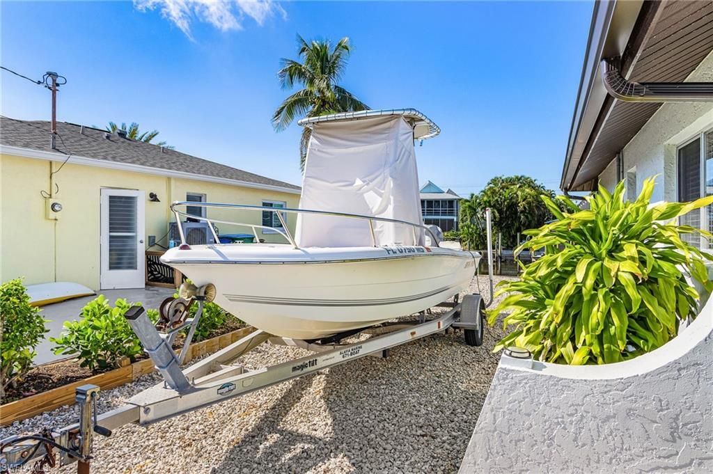 2937 Bracci Dr, Saint James City, FL 33956 Photo