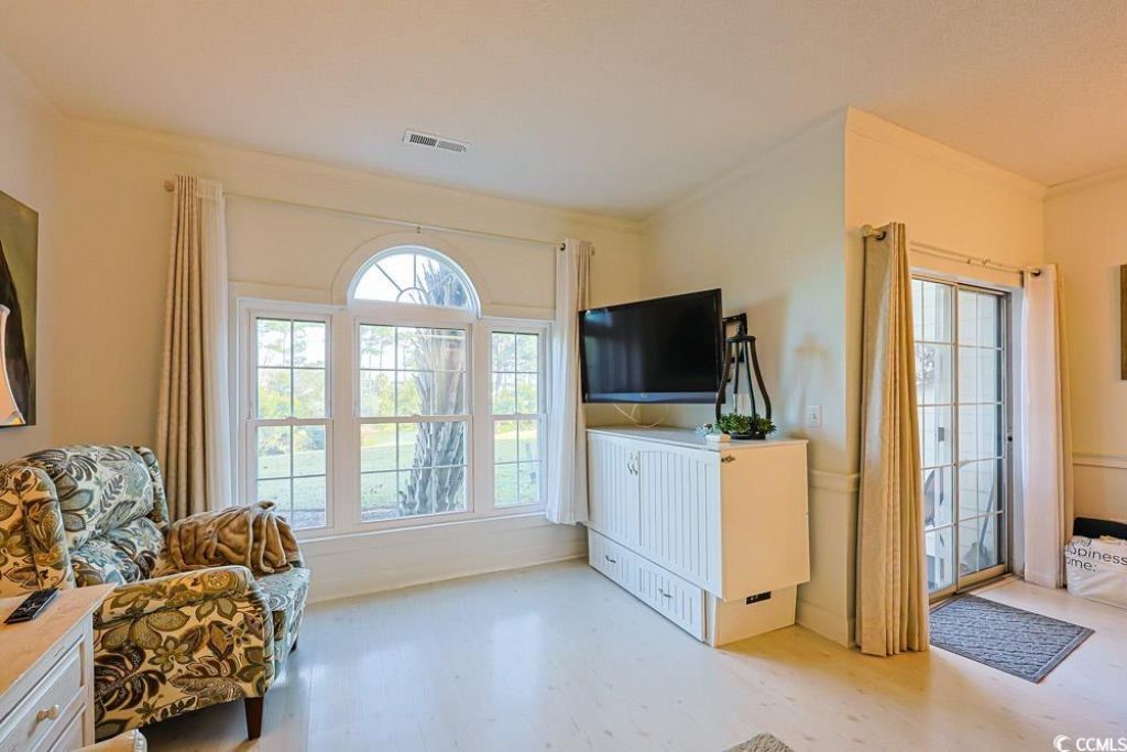 695 Riverwalk Dr. Photo 15